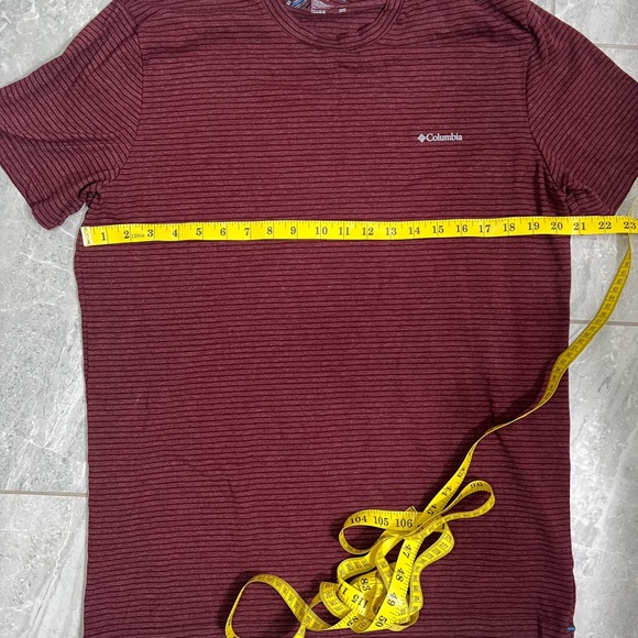 Columbia Men’s Red Burgundy Striped Logo Front Stretch Tshirt Size XL - Picture 6 of 7